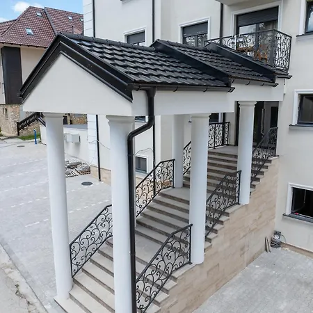 Invivo Luxury * Ζλάτιμπορ