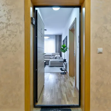 Invivo Luxury Apartment